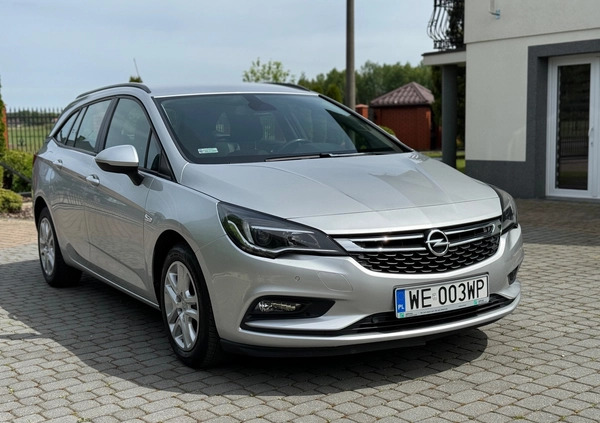 Opel Astra cena 42900 przebieg: 139000, rok produkcji 2019 z Pajęczno małe 596